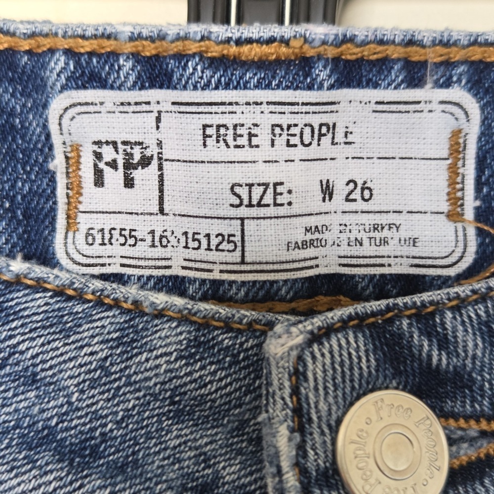 FREE PEOPLE Women's Two-Tone Jeans Distressed Sz 26 Excellent Used Condition - Picture 2 of 4